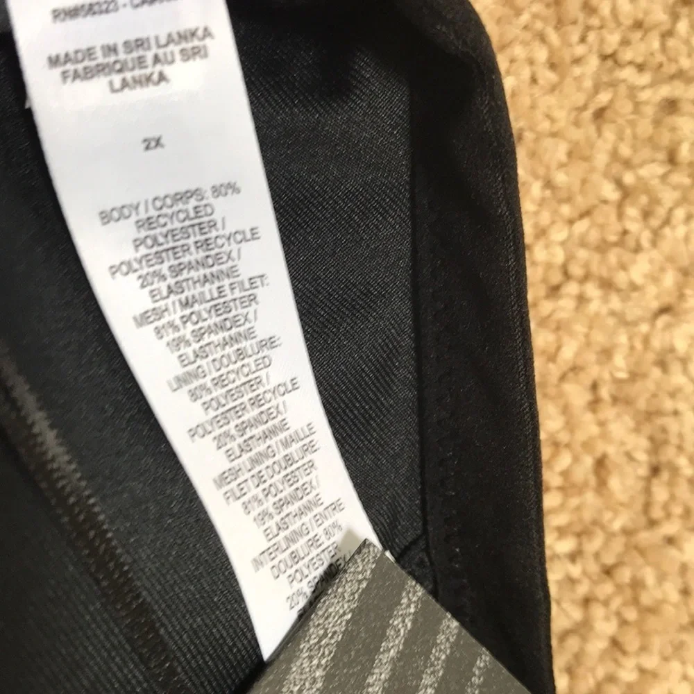 NWT! NIKE Size 2X black padded sports bra